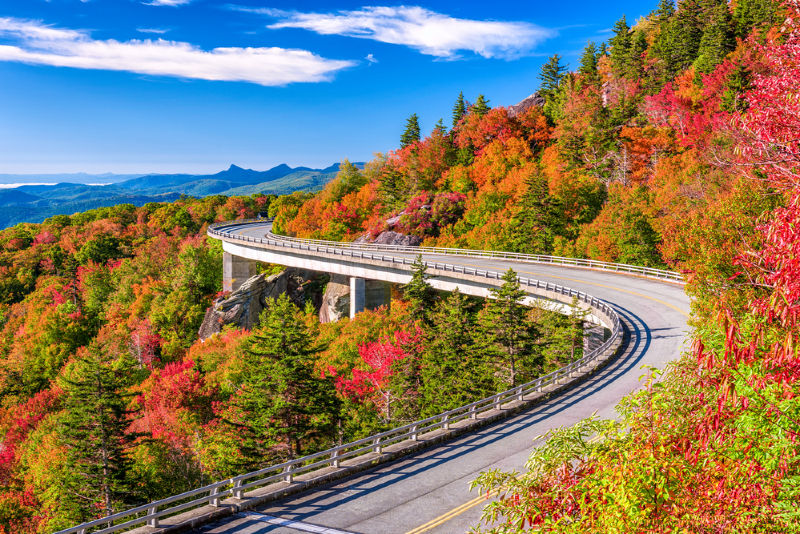 Linn Cove Viaduct, Grandfather Mountain, North Carolina, USA.