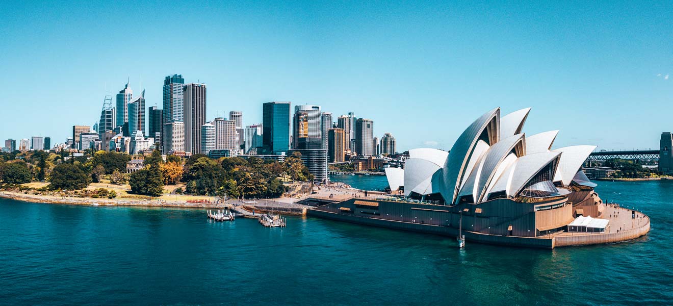 sydney business center around the harbour