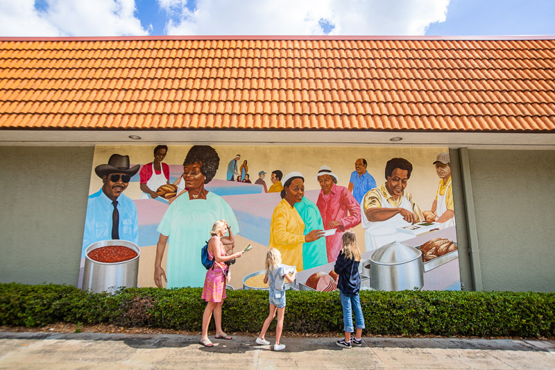 Eddie Mae Henderson mural in Lake Placid, Florida