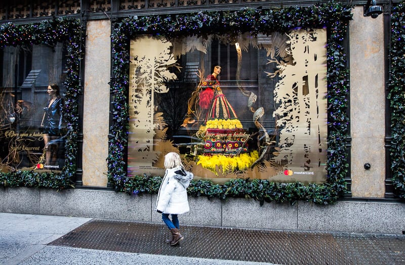 Saks 5th avenue window displays Things to do in New York at Christmas