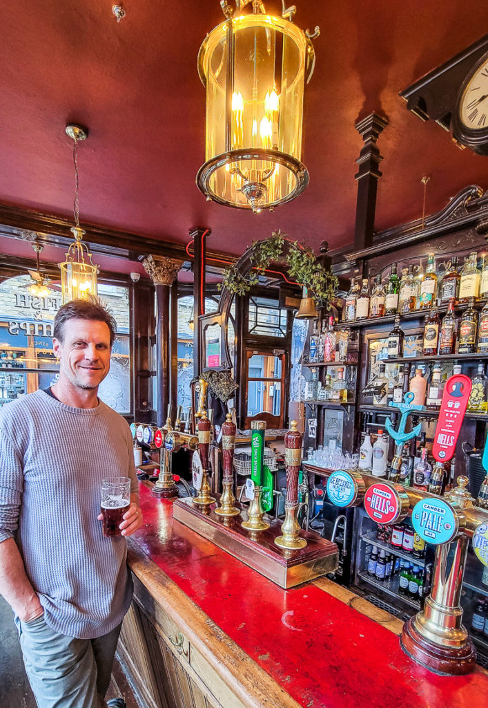 Camden Head Pub, The Angle, London, England