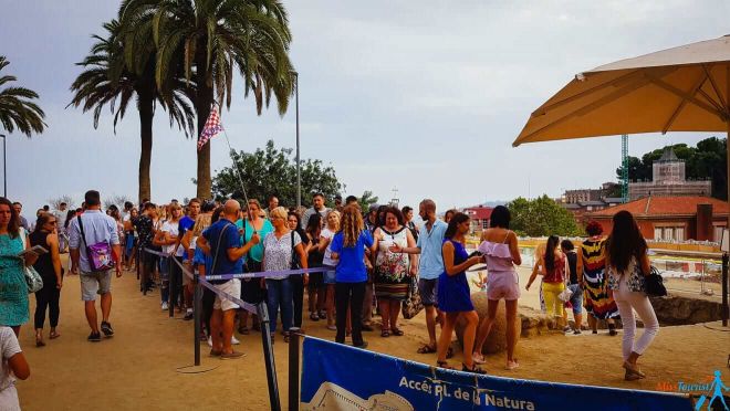 3 Park Guell queues