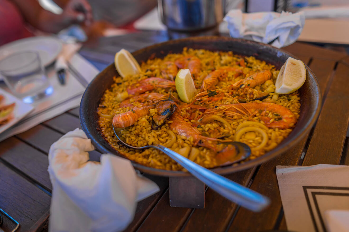 4 delicious authentic paella