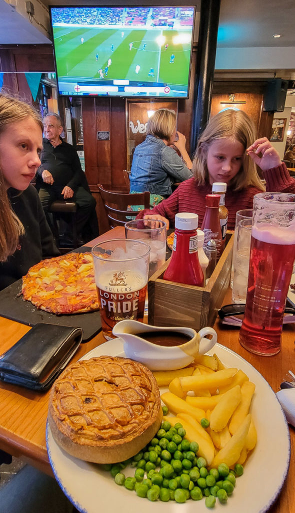 London pub lunch, Oxford Street