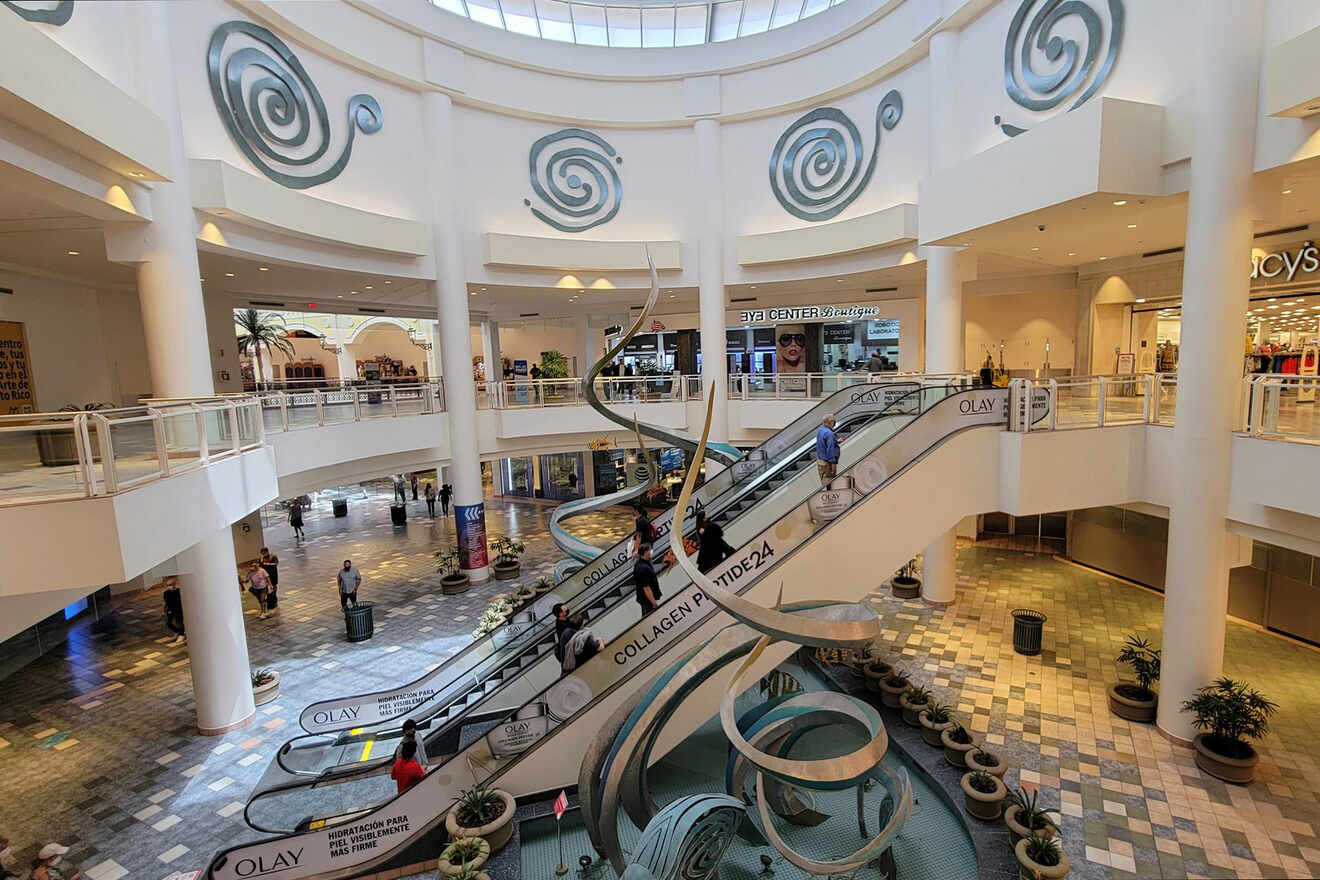 9 Plaza Las Americas for shoping in San Juan 1