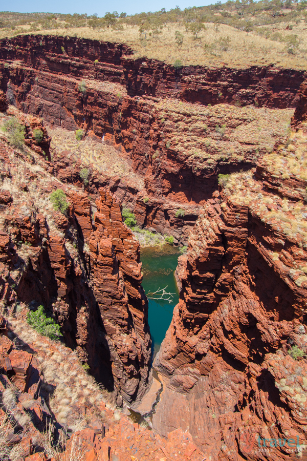 view of water and rock from oxer lookout