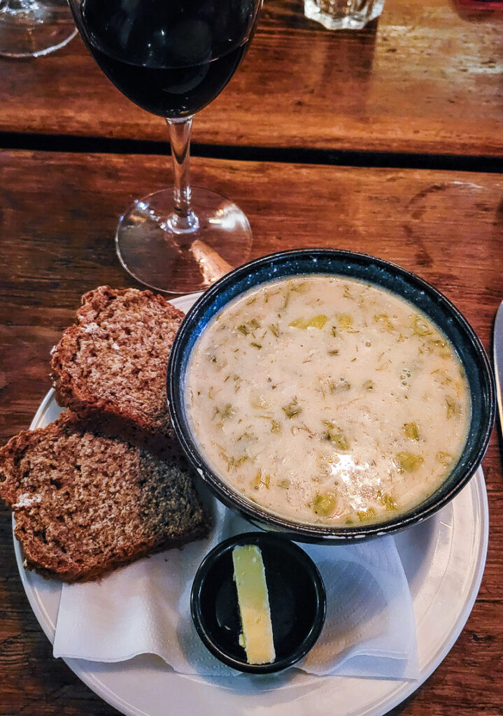 Potato and leek soup with brown bread