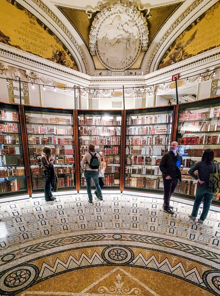 shelves of Books from thomas jefferson's books inside the Library of Congress