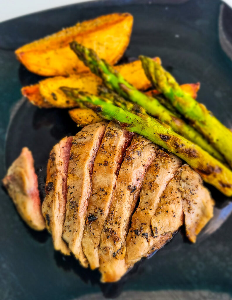 Flank steak and asparagus with potatoes