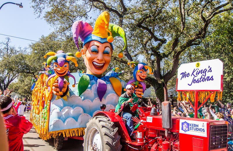 king's jesters with hats on parade float