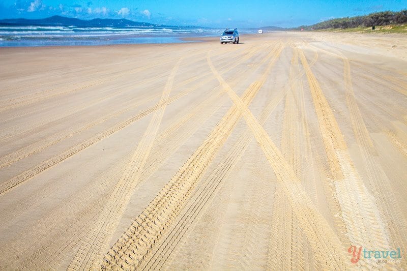 4WD cruising along The Great Beach Drive in Queensland