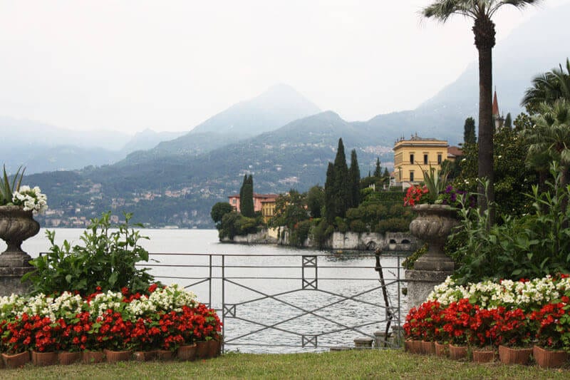 flowered gardens and villas on lake como