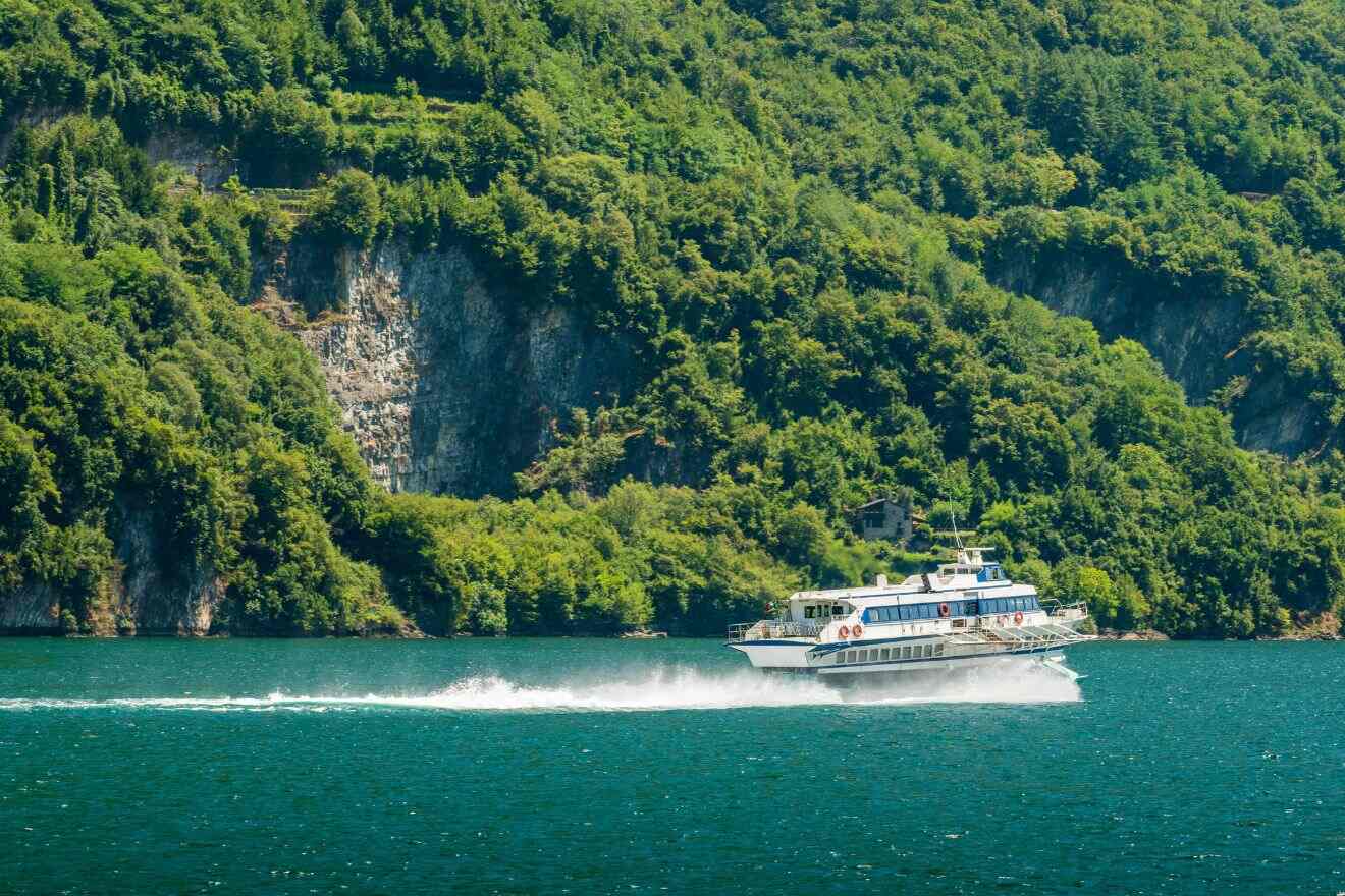 12 Ferry boat tours Lake Como with a big group