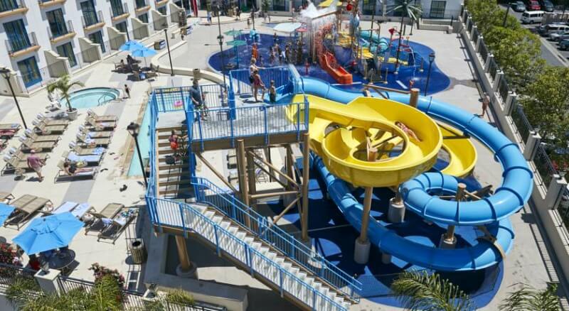 waterslide going ointo the pool at courtyard by marriott