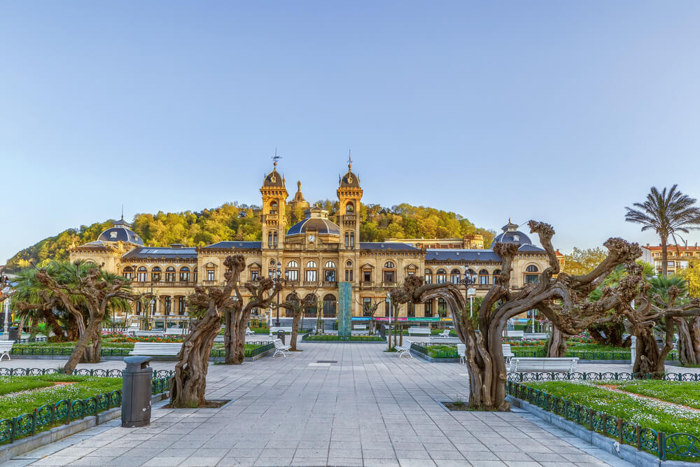 ganrled trees in front of historical building