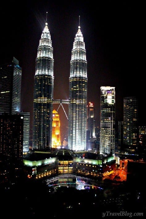 Twin Towers Kuala Lumpur at night