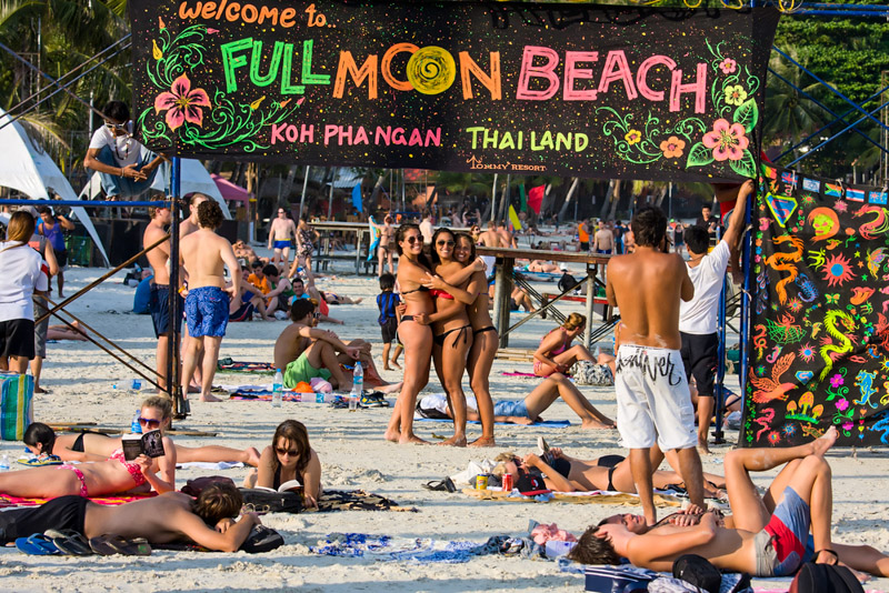 people getting ready to party on Haad Rin beach before the full moon party, 