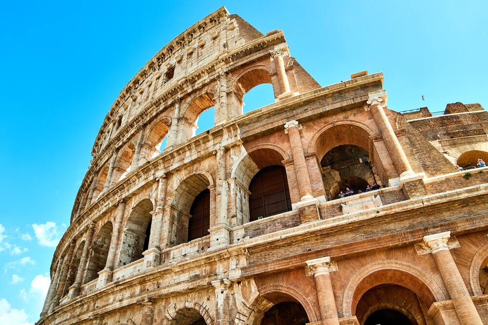 teh crumbling exterior of the collessium