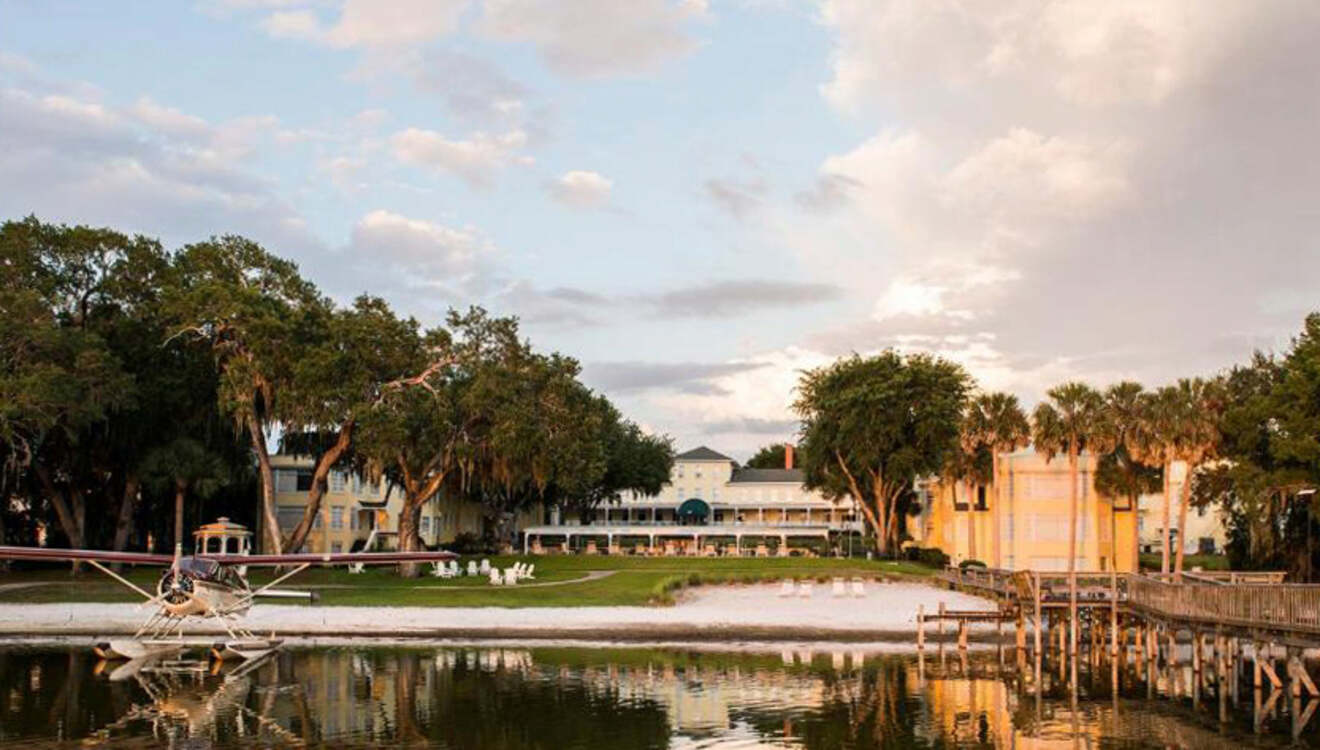 14 historic Lakeside Inn on Lake Dora