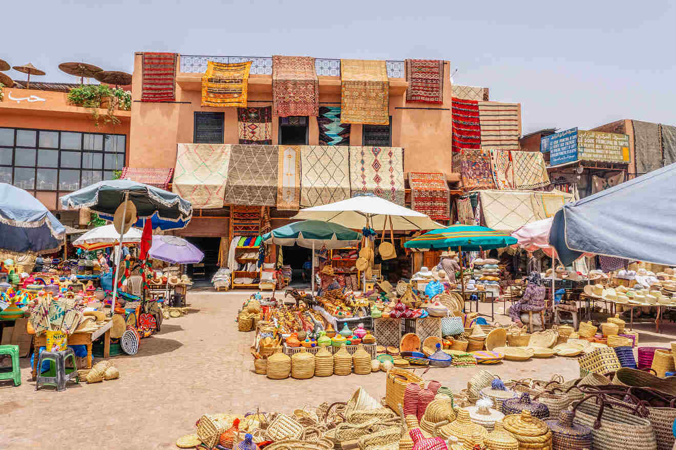 2 marrakech souk opening hours