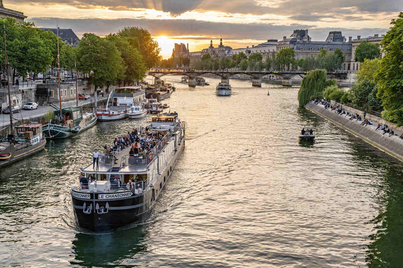 cruise boat on Seine