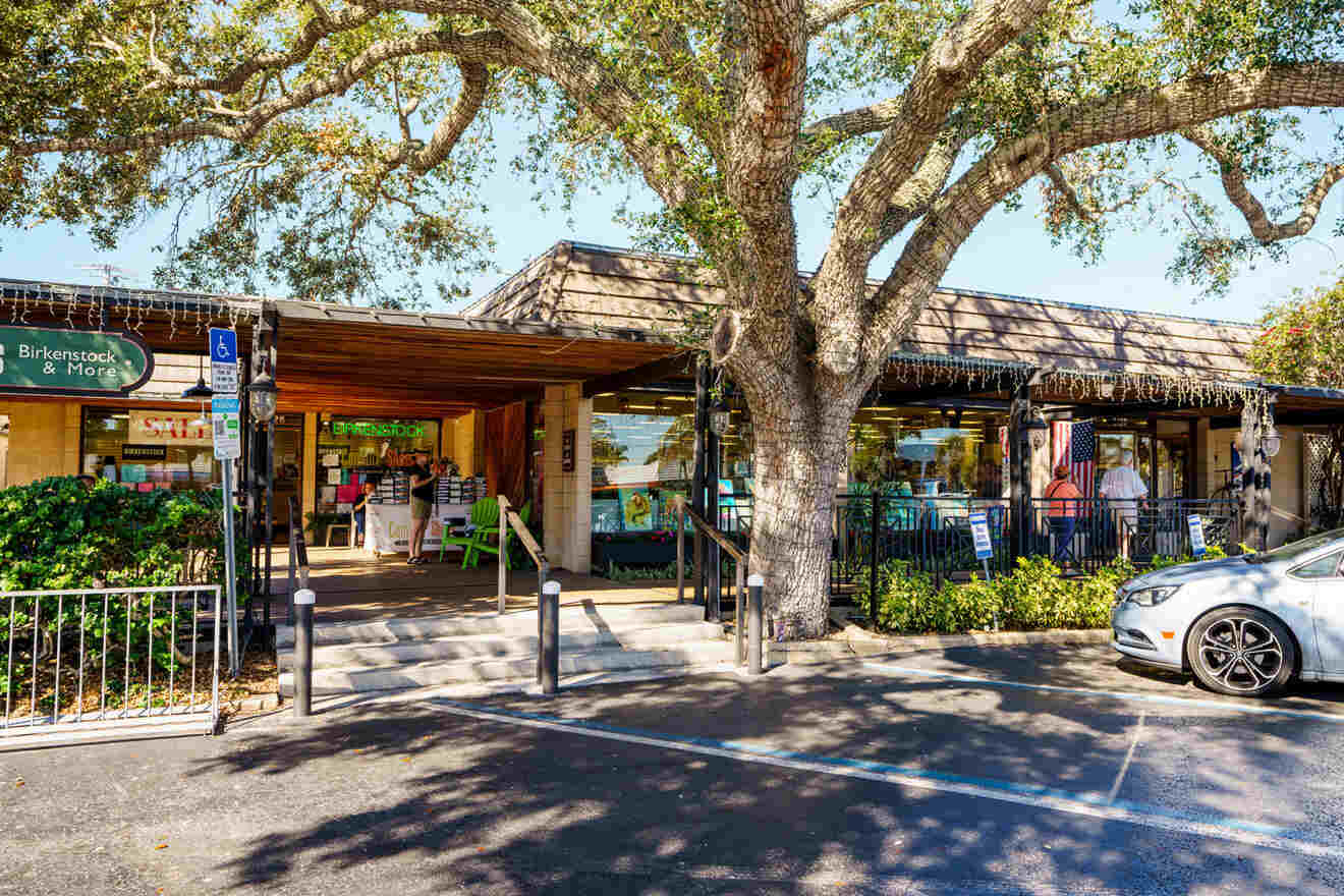 image of shops in Siesta Key Village