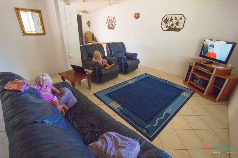 kalyra and savannah in living room of cottage