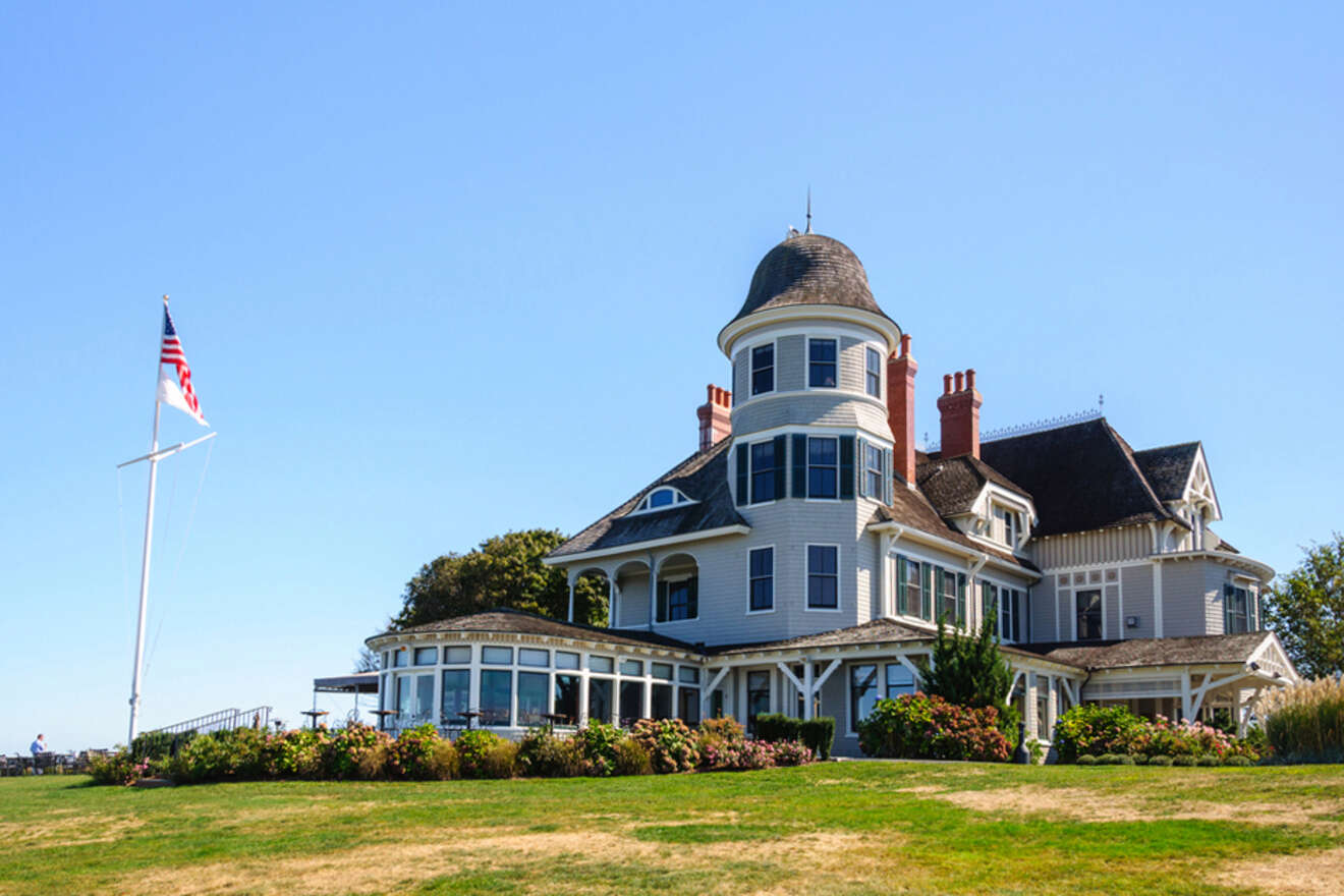 View of the exterior of a hotel in Newport, Rhode Island