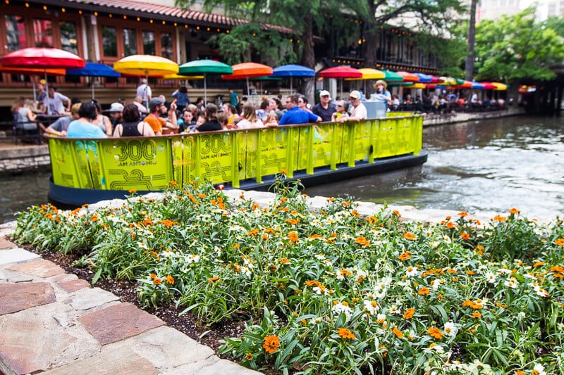 boat cruise tour san antonio river walk texas