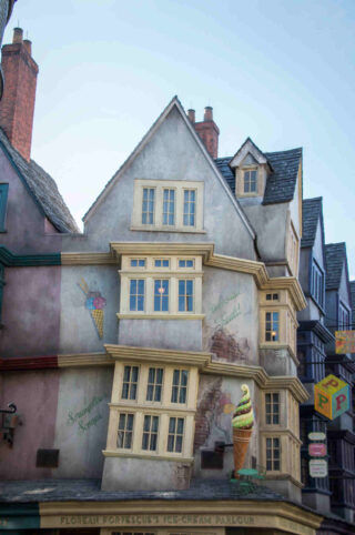 Exterior of Florean Fortescue's Ice-Cream Parlour