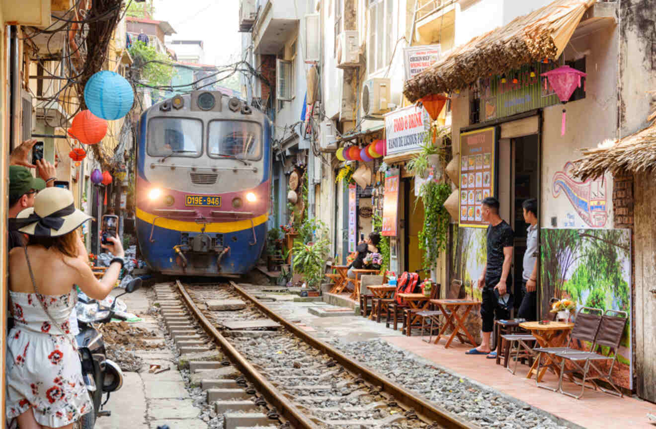 hanoi train street