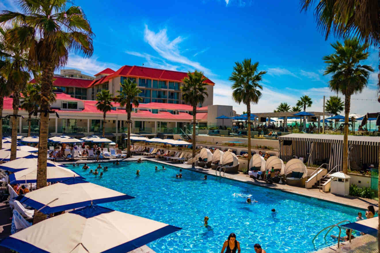 hotel's swimming pool full of tourists