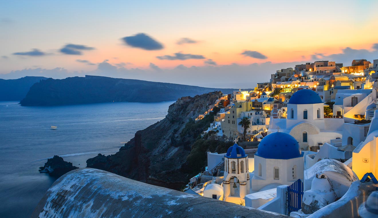 where to stay in santorini greece