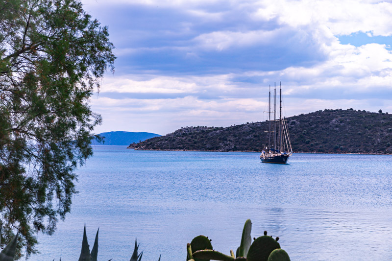 schooner sailing on vivari lagoon