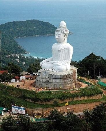 a large statue of a buddha