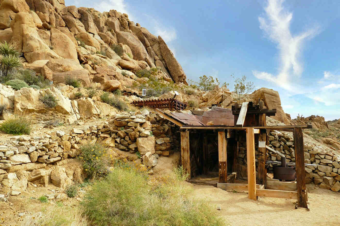 a small hut built into the side of a mountain