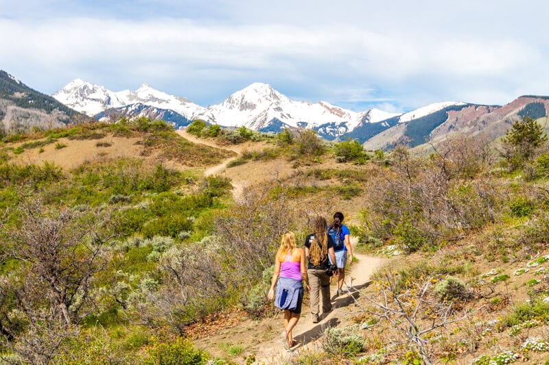 people on the Yin Yang Lookout hike Snowmass