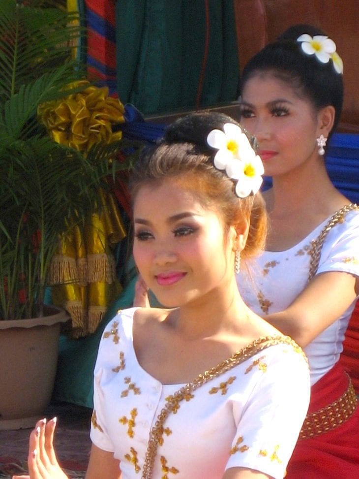 Cambodian dancers