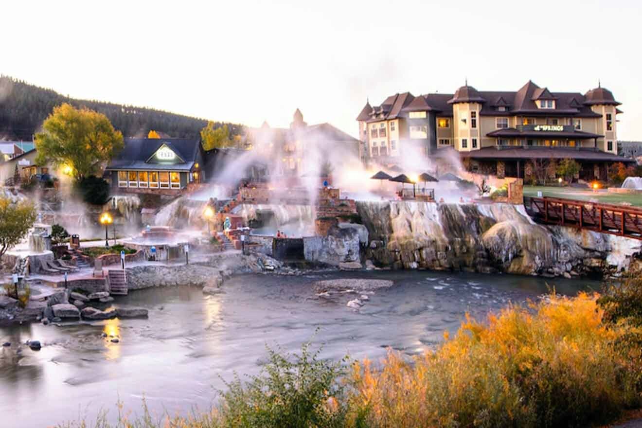 A resort with hot springs in the middle of a river.