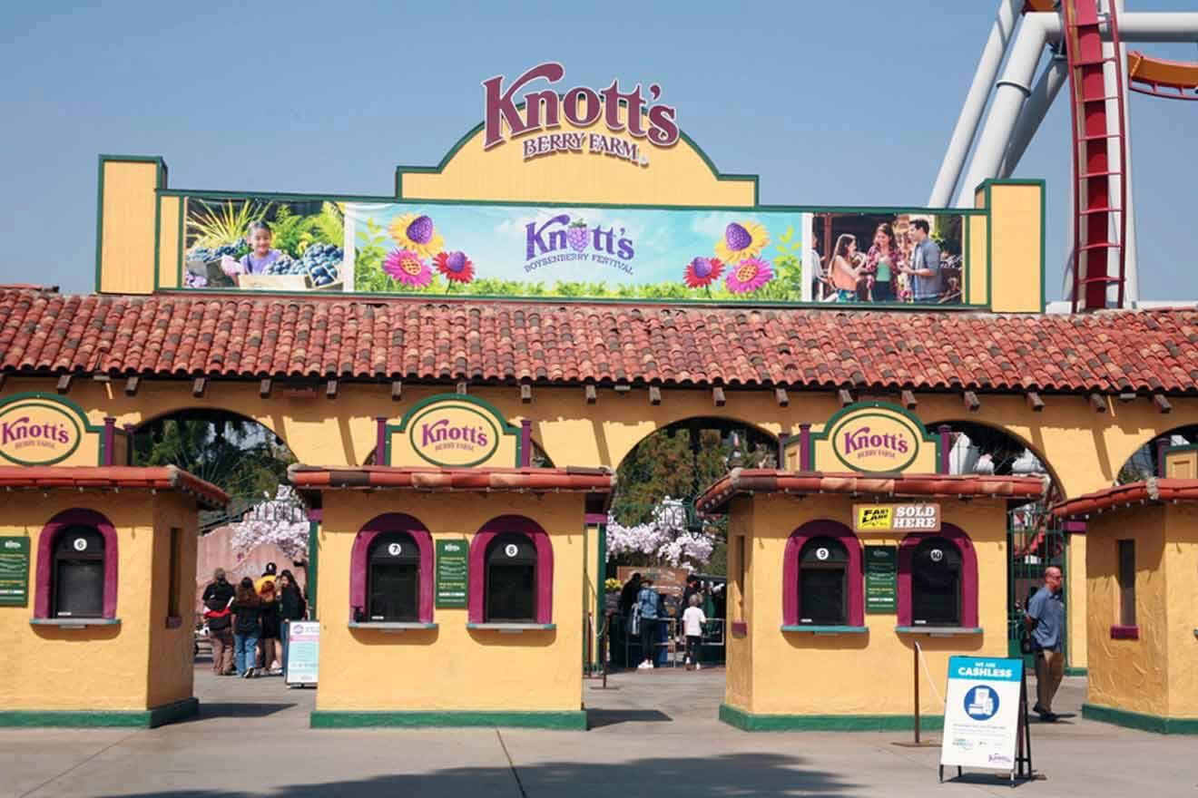 entrance at knotts berry farm