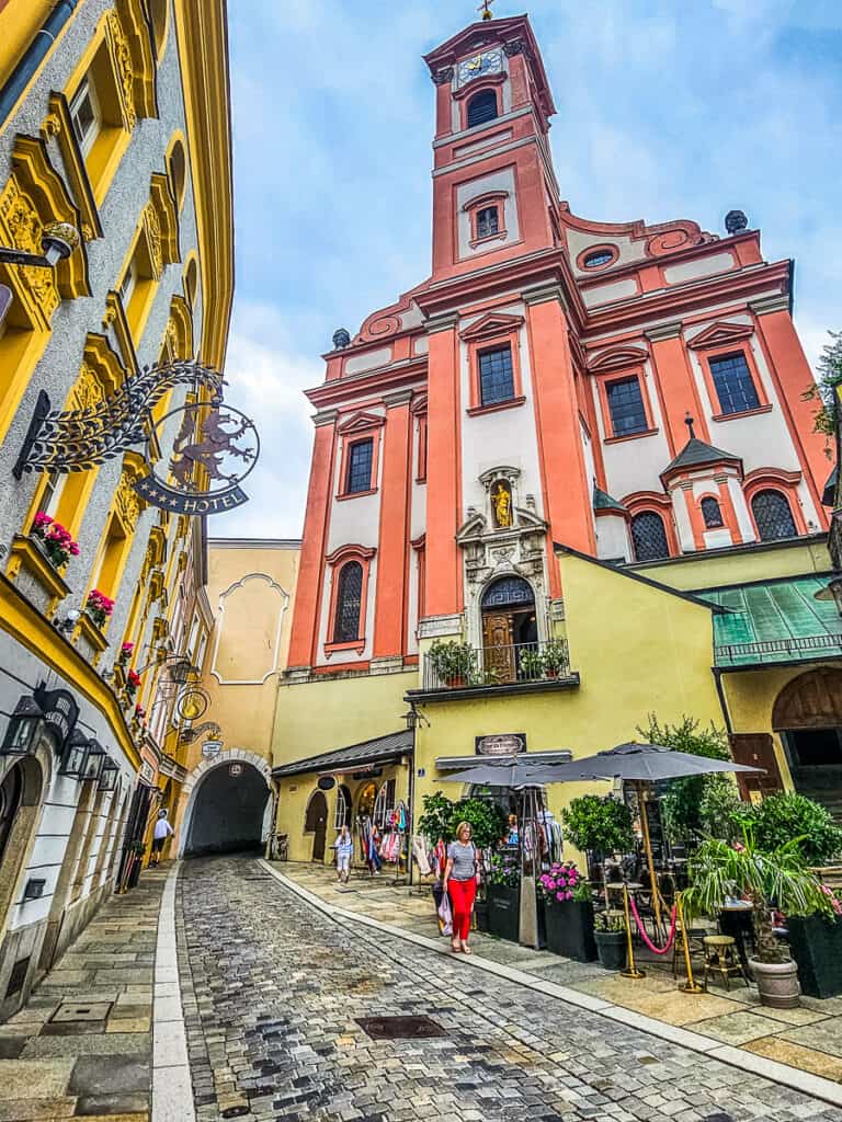 Cobblestone street with colorful buildings