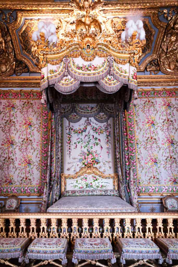 marie antoinette's bed