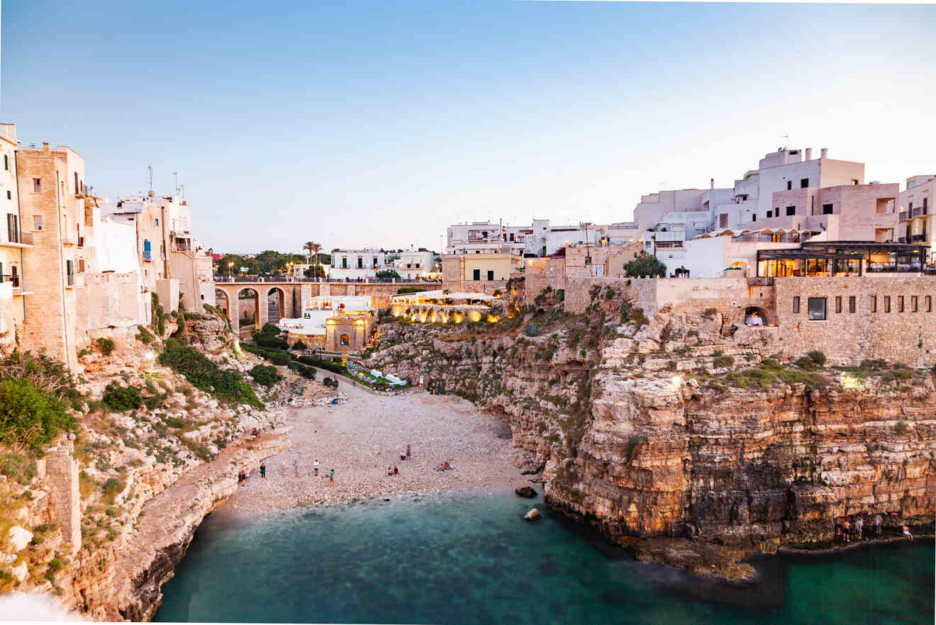 view of a beach between cliffs