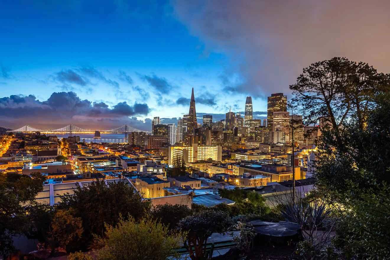 San francisco skyline at dusk.