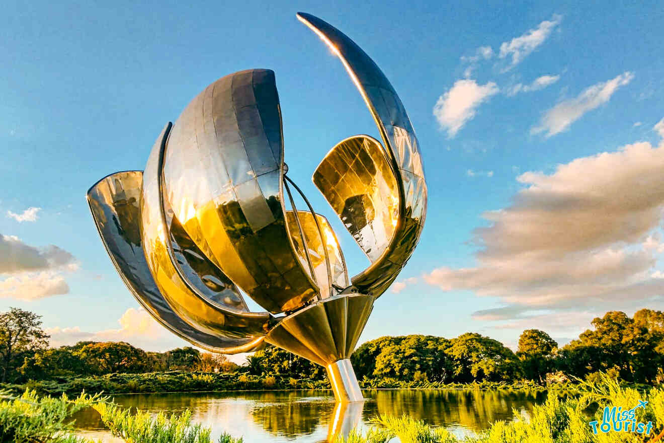 a sculpture named floralis