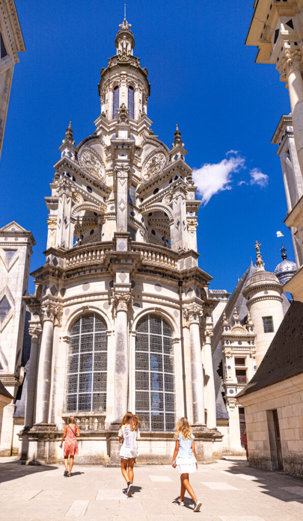 turrets on roof of Château de Chambord