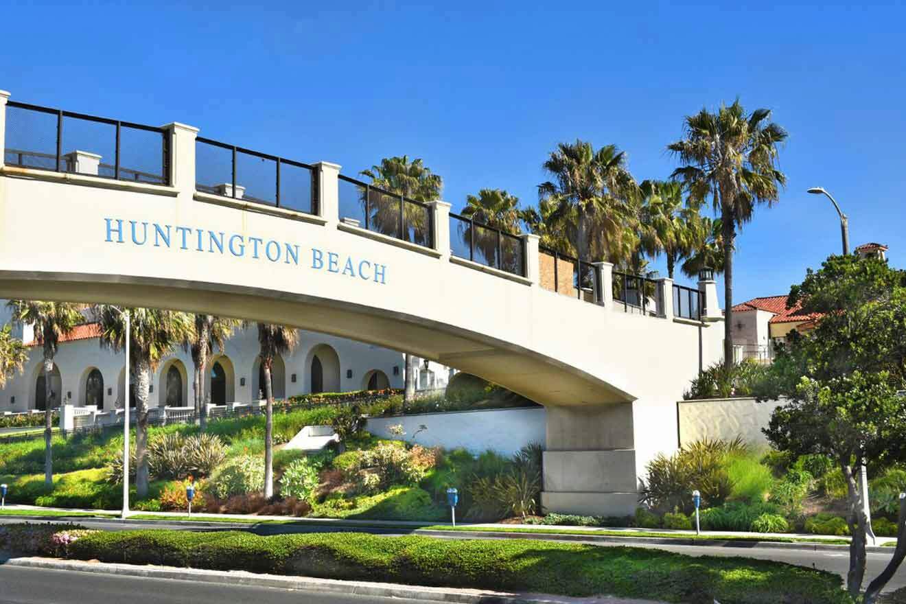 Huntington beach arch over a road