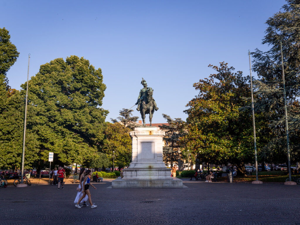 garden and monument