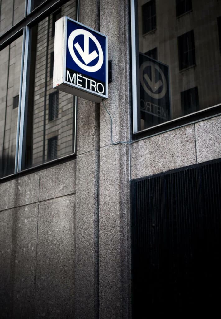 montreal metro sign