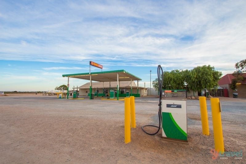 Roadhouse along the Nullarbor